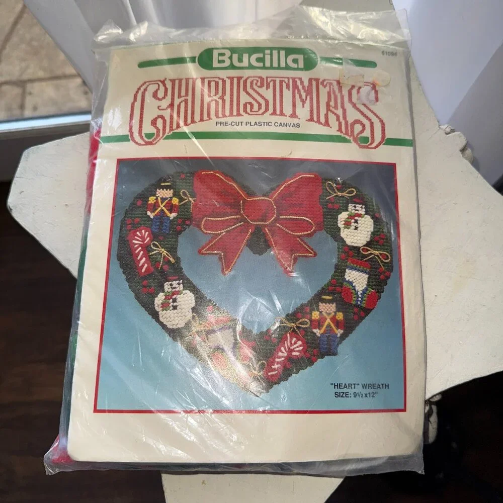 Bucilla Christmas HEART WREATH Needlepoint on Canvas Kit 9.5” x 12” Vintage NEW